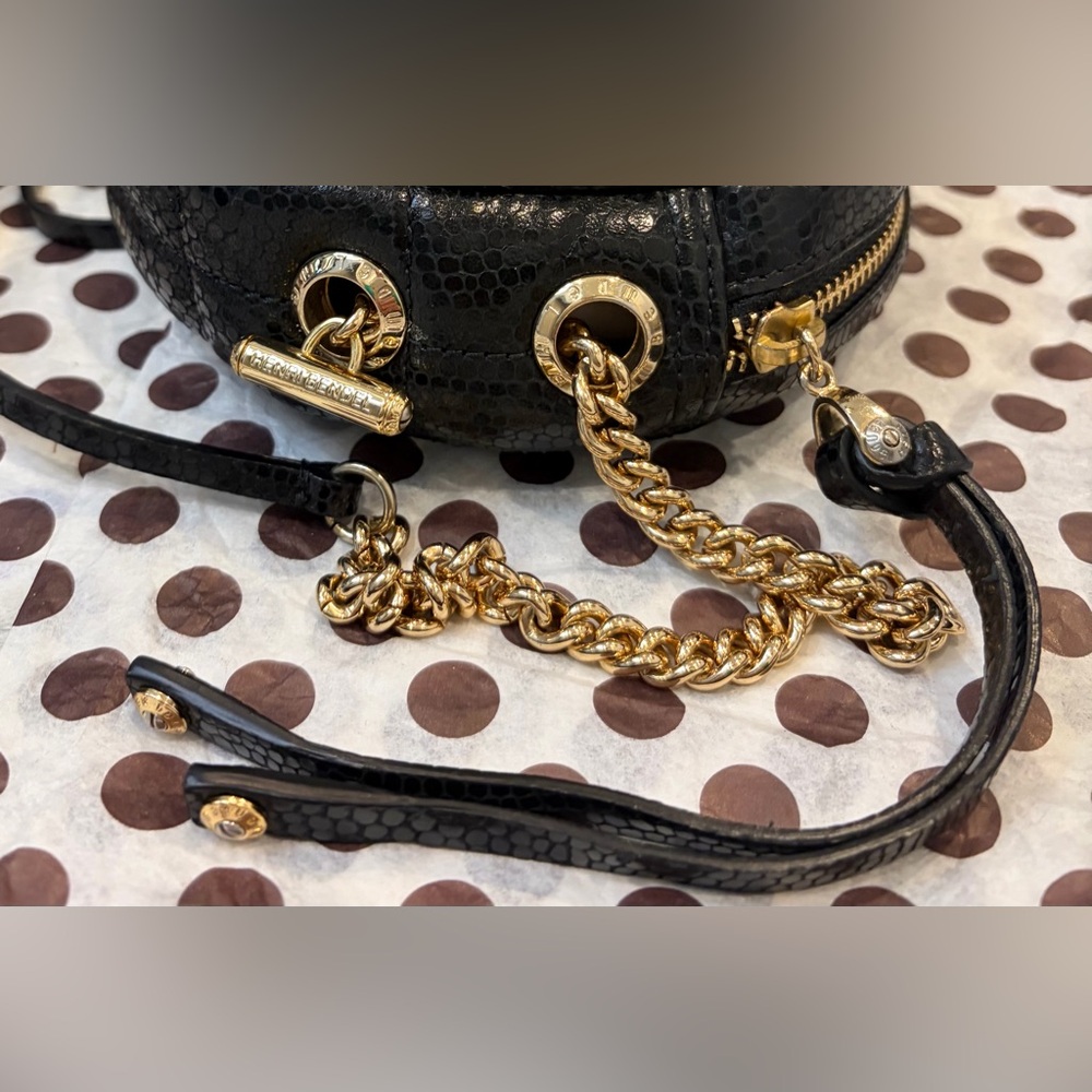 EUC! FULL INCLUSION HENRI BENDEL Black Quilted Round Crossbody with Gold Studs - Picture 10 of 14